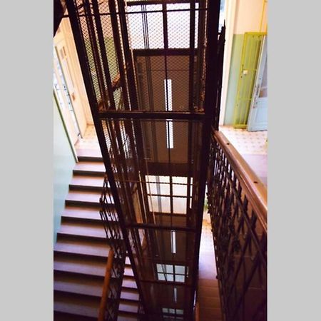 Cosy Apartment Just Next To Parliament Budapest Exterior photo