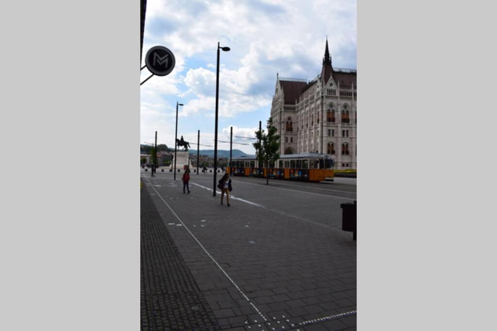 Cosy Apartment Just Next To Parliament Budapest Exterior photo