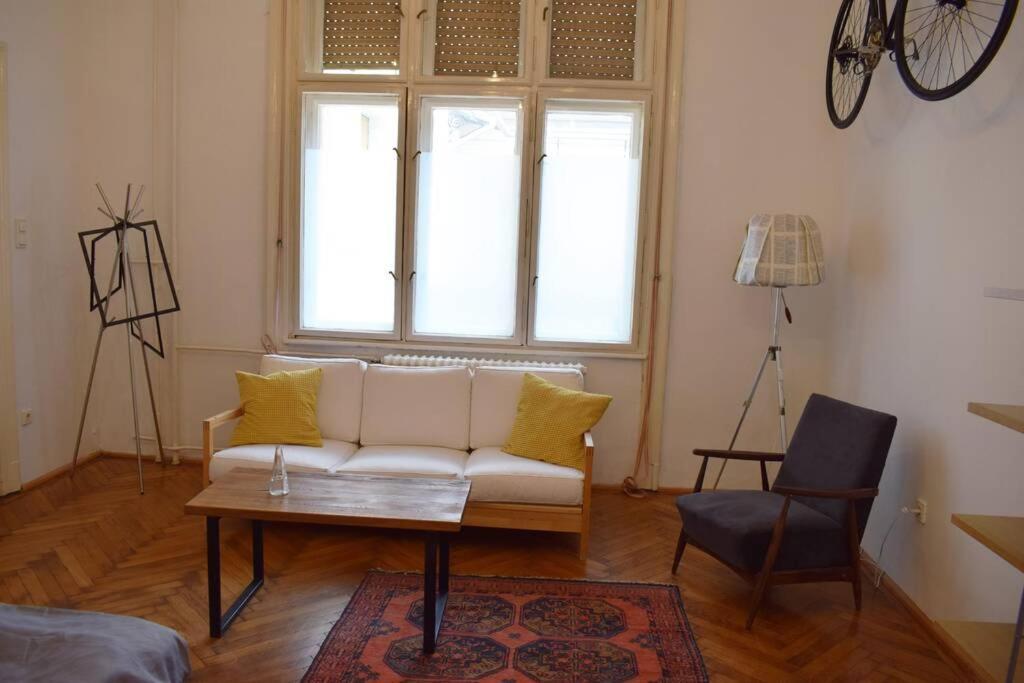 Cosy Apartment Just Next To Parliament Budapest Exterior photo